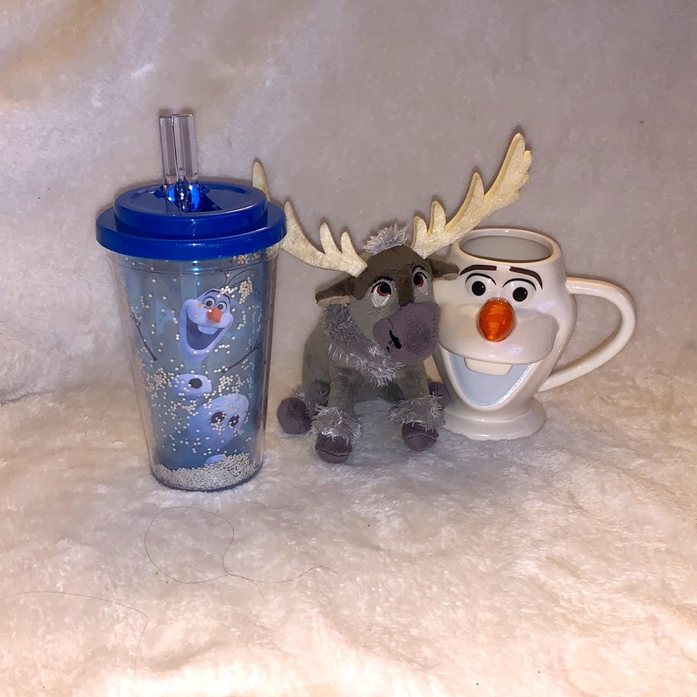 FROZEN OLAF MUG, CUP, AND SVEN PLUSH